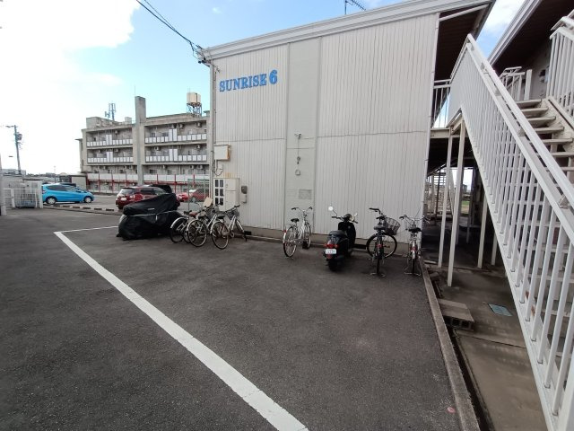 サンライズ２０の駐車場