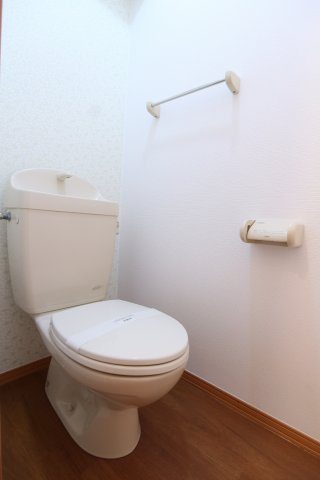 ヴューテラス前開のトイレ