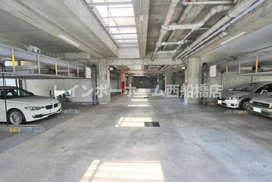 パティオス1番館の駐車場