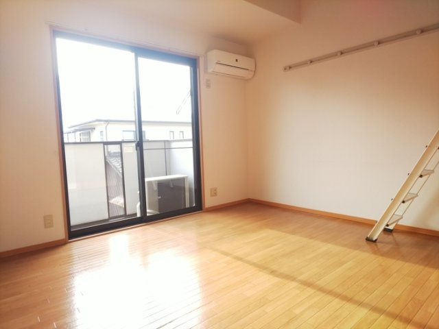 サンハイツの居間・リビング