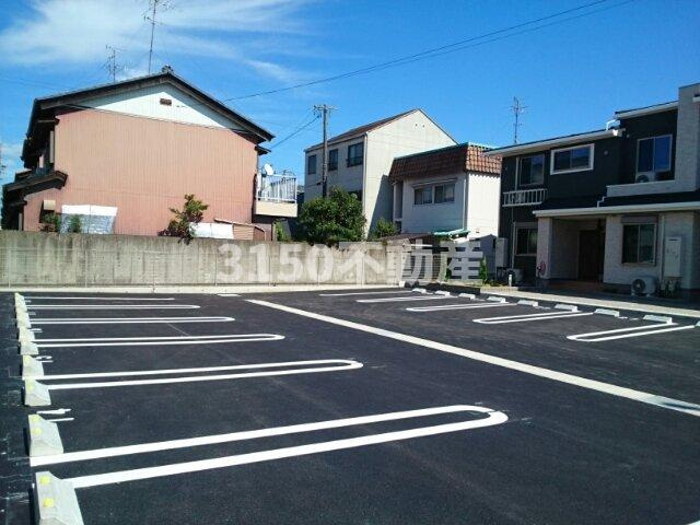ＹＫ　ヴィレッジⅢの駐車場|駐車場があるので、車を買う予定の方も安心です