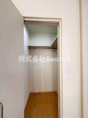 【収納】 | メゾン・リドフェーブ・旭化成ヘーベルメゾンHEBEL HAUS | 収納豊富ですウォークインクローゼットです。