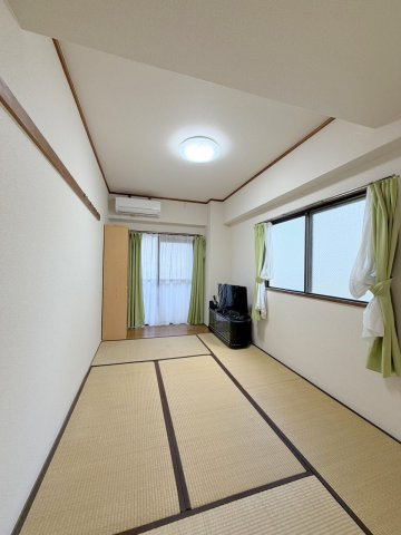 山脇ビルの玄関