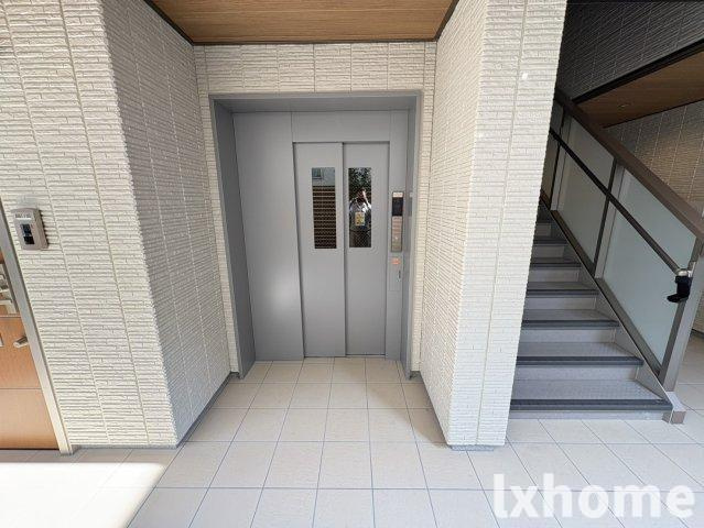 メゾン　ド　ルミエールのエントランス|建物の内部です
