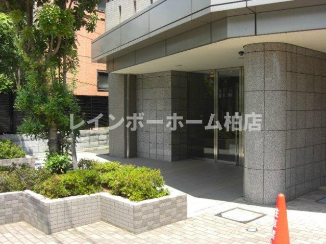 仲介手数料【家賃の１カ月分】無料対象物件！のエントランス|ゆとりのあるエントランスです