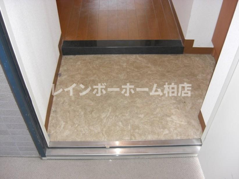 仲介手数料【家賃の１カ月分】無料対象物件！の玄関|収納もある玄関です