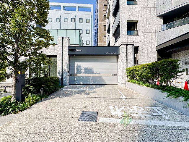 プラウドタワー渋谷の駐車場