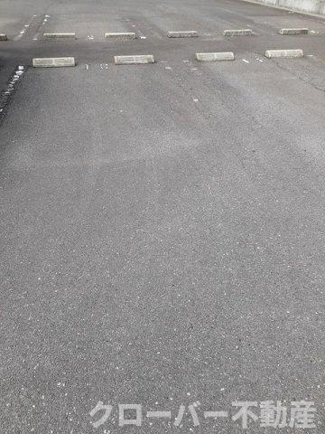 ウインターワルツＢの駐車場