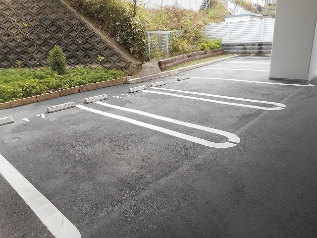 サンプラザ　茨木の駐車場