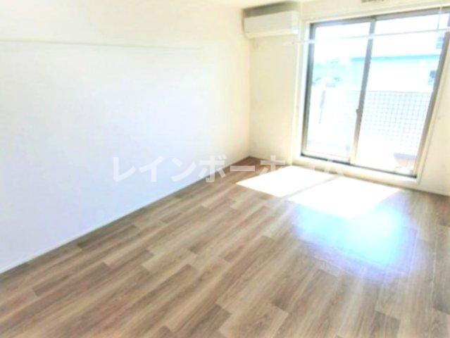 ＦＡＩＲＦＩＥＬＤ　ＣＯＴＴＡＧＥの居間・リビング