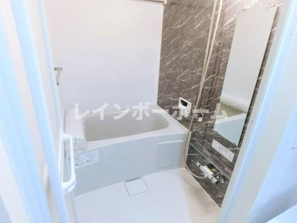 ＦＡＩＲＦＩＥＬＤ　ＣＯＴＴＡＧＥの浴室