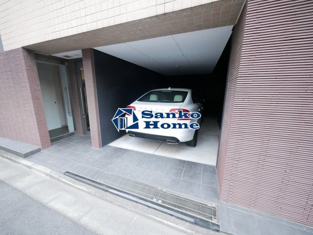 INSULAの駐車場