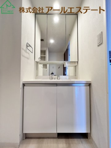 アルファスマート姫路市役所南　　山陽電鉄「手柄駅」徒歩15分の独立洗面台
