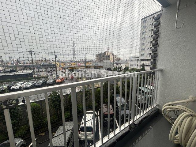 【現地画像あり】サンシャイン平塚のバルコニー|リビングに隣接しており、洗濯物をサッと取り込めます◎