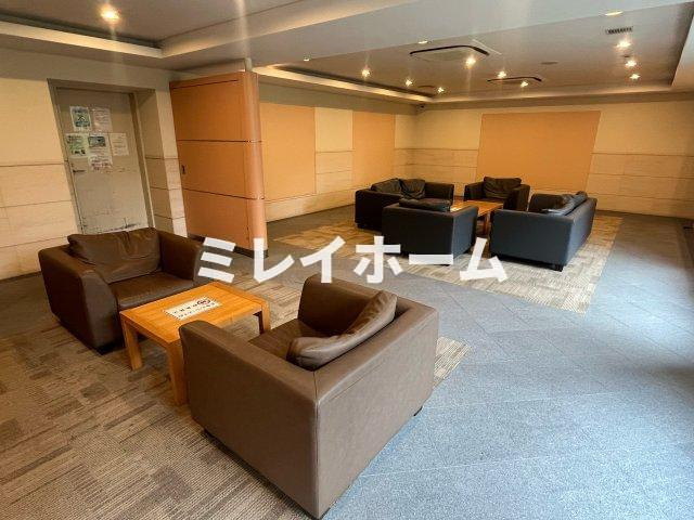 萩中イーストのロビー