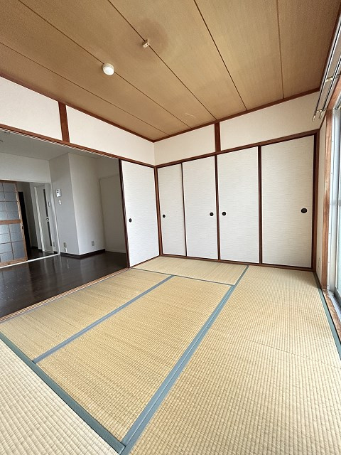 第2細田マンションの居間・リビング|こちらの居間で趣味の時間をお楽しみください