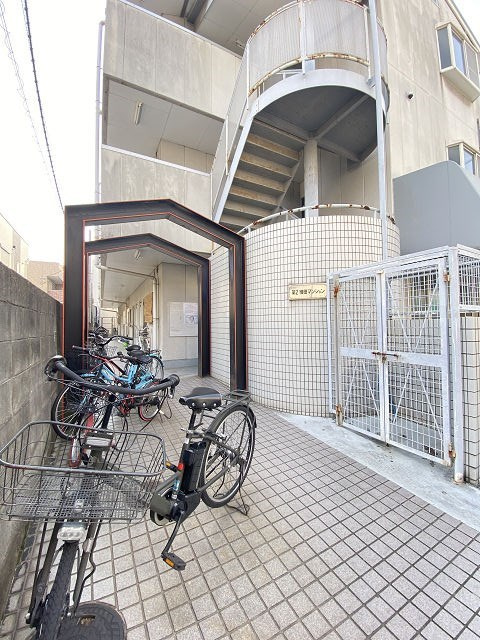 第2細田マンションのエントランス|清潔なエントランスです