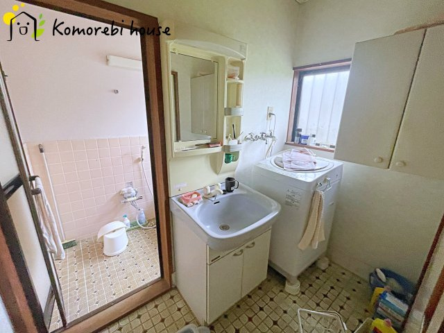 蓮田市黒浜　1期　中古戸建の独立洗面台|独立洗面台あり、毎朝おしゃれに忙しい女性の方におすすめです