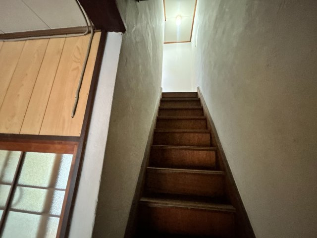 豊橋市小松町字北郷の中古一戸建のその他|階段