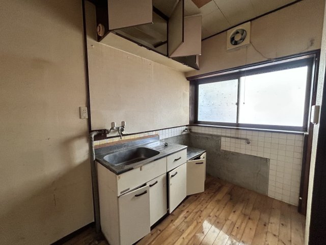 豊橋市小松町字北郷の中古一戸建のキッチン