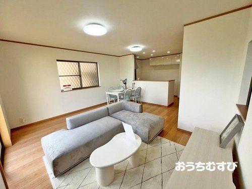 守山区脇田町807の居間・リビング
