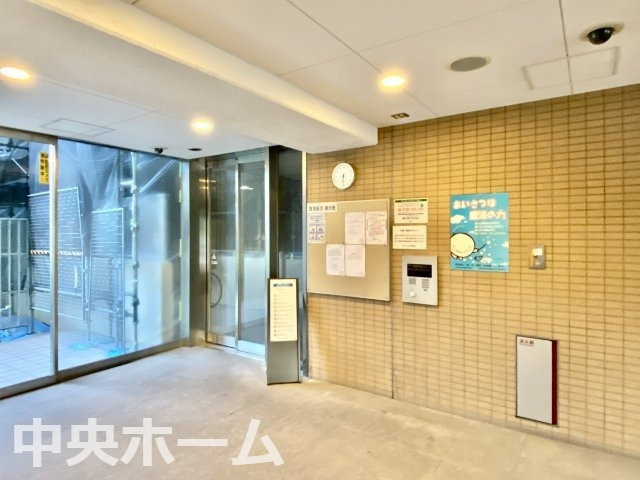 グランエスタの防犯設備|【オートロック】オートロックシステムでセキュリティ充実。当たり前ですが、安全で安心して暮らすのって大事ですよね。お探しのご条件でオートロック付きの物件を探す方も多いですがやはりセキュリティは大事です。