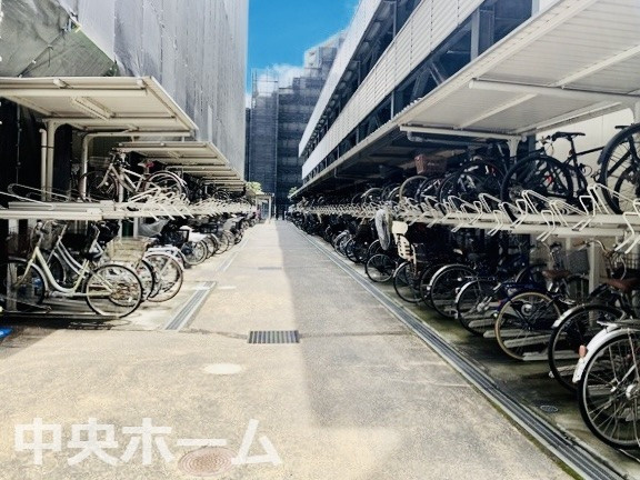 グランエスタの駐輪場|【自転車置き場】最新の空き状況や費用などの詳細は担当スタッフまでお問い合わせください。