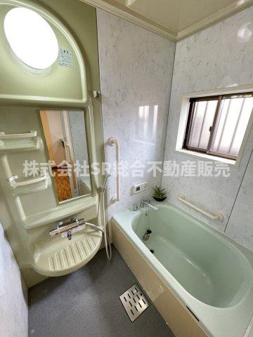 立花町中古戸建の浴室|足を伸ばしてゆったりくつろげる浴室です！