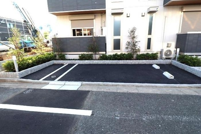グラナーデ篠崎町の駐車場