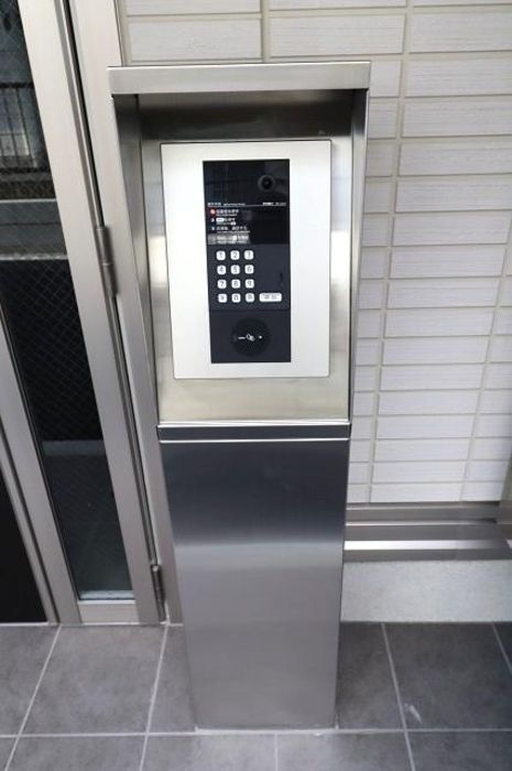 グラナーデ篠崎町の玄関
