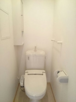 コンパクトで使いやすいトイレです