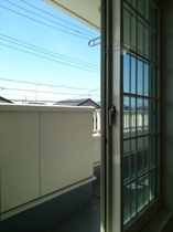 落ち着いた時間を過ごせるバルコニーです