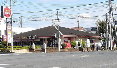ガスト　東川口店まで1100m