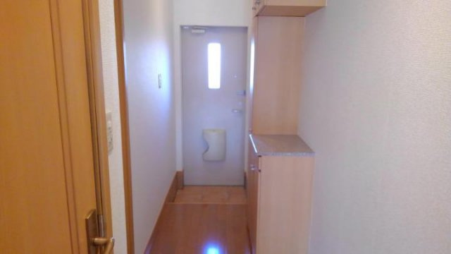 収納もある玄関です