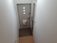明るい玄関です