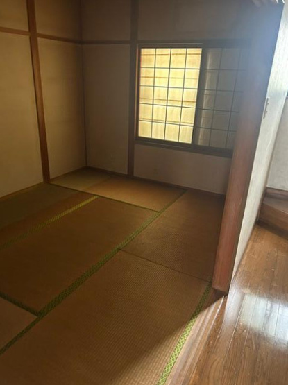 【内装】 | 平野区喜連西3丁目 | 【1階：和室6帖】押し入れ完備です♪