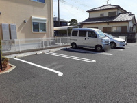 駐車場があるので、車を買う予定の方も安心です