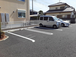 駐車場があるので、車を買う予定の方も安心です