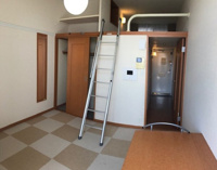 広くて明るい寝室