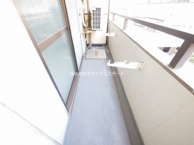シャルマン昭和町のバルコニー