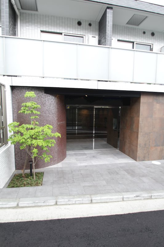 グランヴァン横濱反町のエントランス