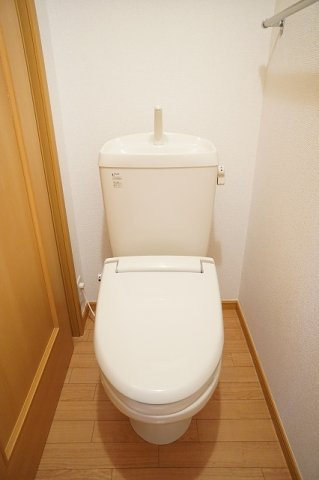 清潔感のあるトイレです