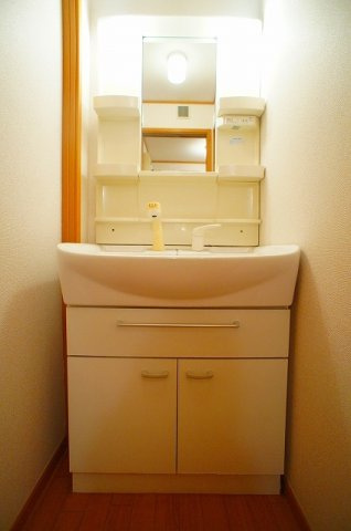 明るい洗面所です
