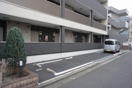 駐車場に車を止められます