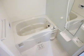 コンパクトで使いやすいお風呂です