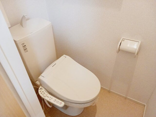 ゆったりとした空間のトイレです