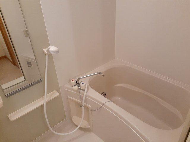 コンパクトで使いやすいお風呂です