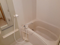 コンパクトで使いやすいお風呂です