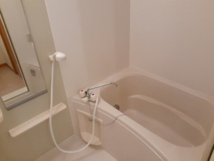 コンパクトで使いやすいお風呂です