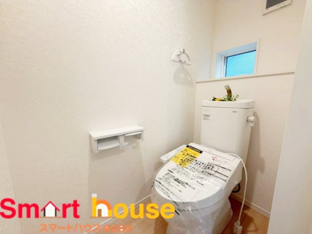 昭島市昭和町第4　のトイレ|節水型でエコなトイレには今では当たり前のウォシュレット付き。換気機能も着いているので常に快適ですね♪